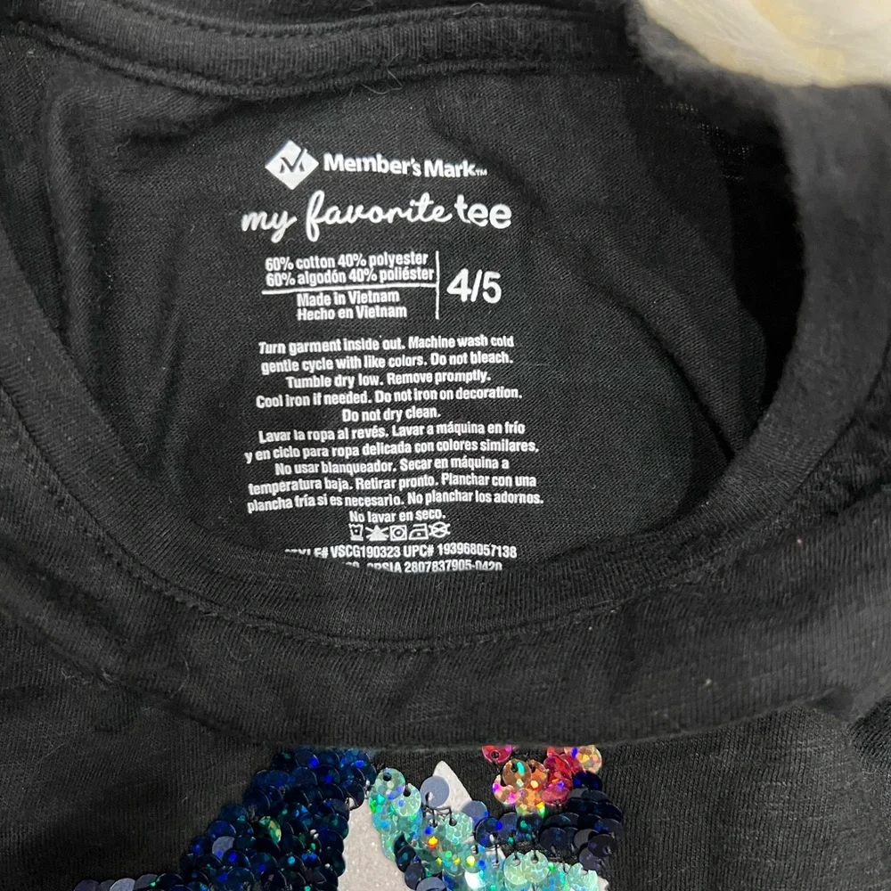 So cute long-sleeve tee’s for little girls Size - 4/5 Sparkle design.